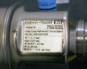 Cerabar M PMP48 یک فرستنده فشار دیجیتال با درزگیر دیافراگمی است که توسط شرکت Endress+Hauser تولید میشود. این دستگاه برای اندازهگیری فشار، سطح، حجم یا جرم سیالات در صنایع مختلف، از جمله فرآیند، بهداشت و داروسازی، نفت و گاز، و صنایع شیمیایی ایدهآل است.
