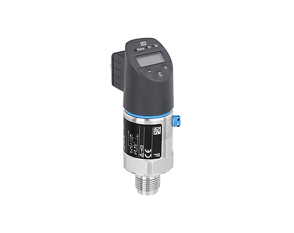 Ceraphant_PTC31B_PP_1 — دراک علاوه بر دوام فیزیکی، سنسور فشار Ceraphant PTC31B از نظر عملکردی نیز بسیار دقیق و قابل اعتماد است. این سنسور با دقت ±0.3%، اطلاعاتی بسیار دقیق در مورد فشار فرآیند در اختیار کاربر قرار می دهد. این دقت بالا به لطف استفاده از تکنولوژی سنسور سرامیکی خازنی خشک (Ceraphire) و حداقل دامنه قابل اندازه گیری تا 0 تا 20 میلی بار حاصل شده است.