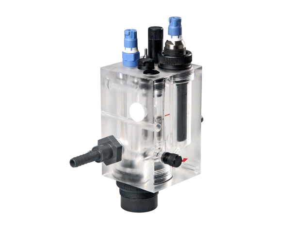 CCA250_disinfection_flow_assembly — دراک فلو اسمبلی Flowfit CCA250 از Endress+Hauser با شیر سوزنی و فلومتر داخلی، برای نصب سنسورهای کلر و pH/ORP در کاربردهای آنالیز آب.