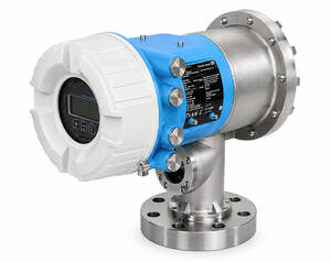Industrial pressure transmitter with a digital display mounted on a stainless steel flange and blue housing.